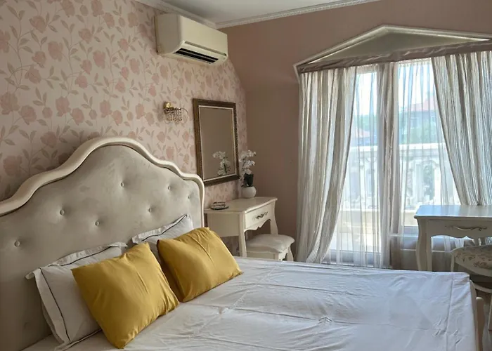 Yo Two - Lux With Parking